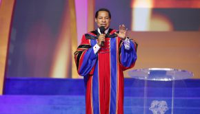 pastor-chris-oyakhilome-praise-night